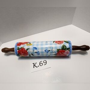 K.069- The Pioneer Woman Sweet Rose Floral Rolling Pin, pre-owned, display only